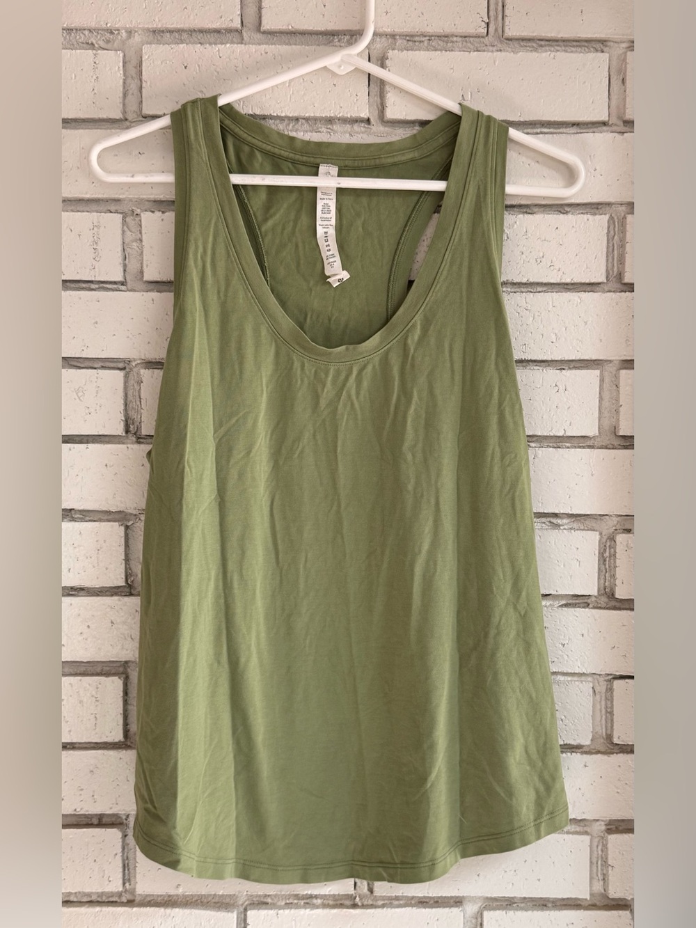 lululemon Women's Racerback Tank Top Olive Green Scoop Neck Athletic Size 10